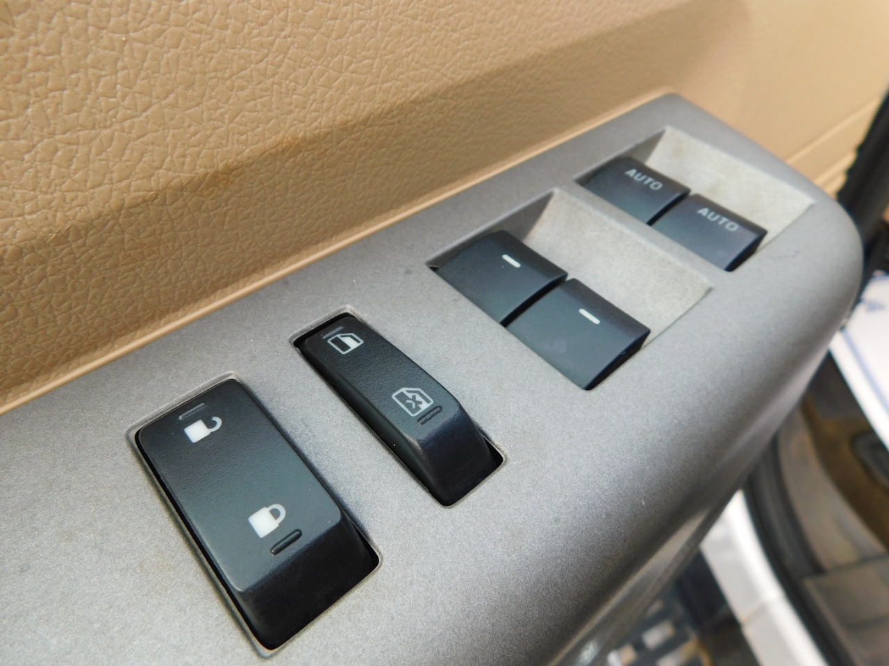 Ford 3/4 Ton Trucks Styleside 133" WB 4WD 2016