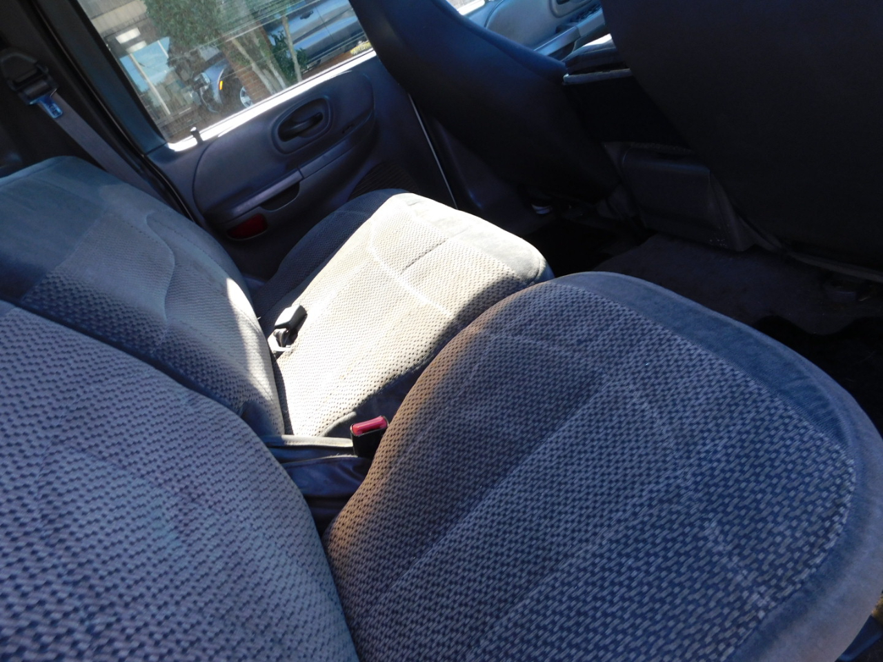 Ford F-150 SuperCrew Crew Cab 139" XLT 4WD 2001