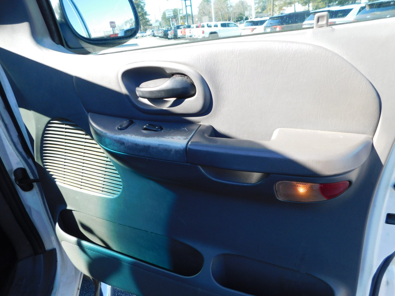 Ford F-150 SuperCrew Crew Cab 139" XLT 4WD 2001