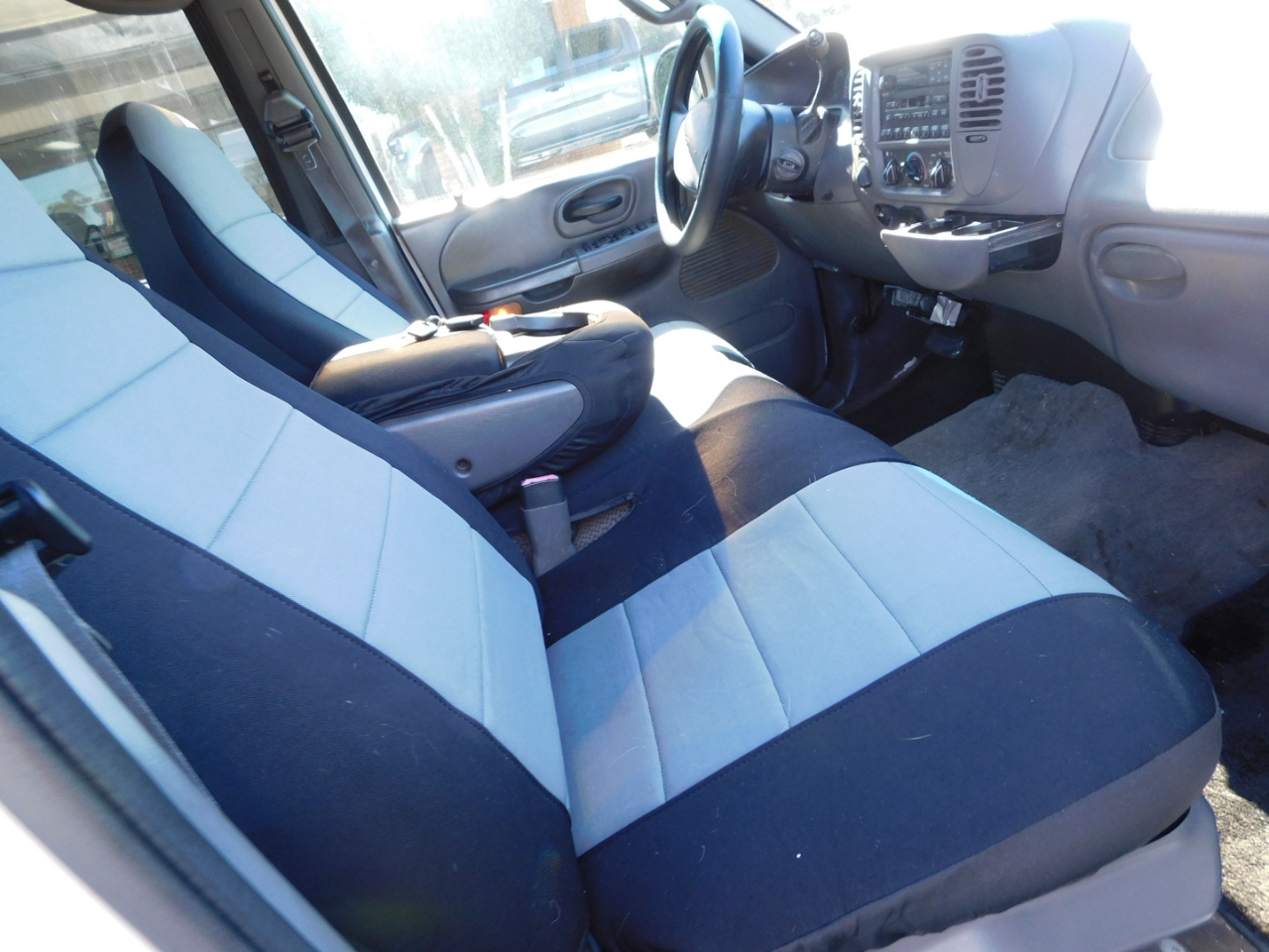 Ford F-150 SuperCrew Crew Cab 139" XLT 4WD 2001