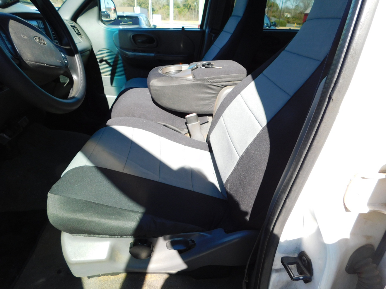 Ford F-150 SuperCrew Crew Cab 139" XLT 4WD 2001