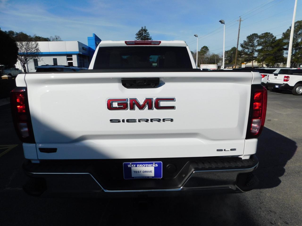 GMC Sierra 1500 4WD Crew Cab 147" SLE 2026