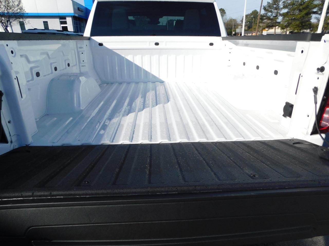 GMC Sierra 1500 4WD Crew Cab 147" SLE 2026