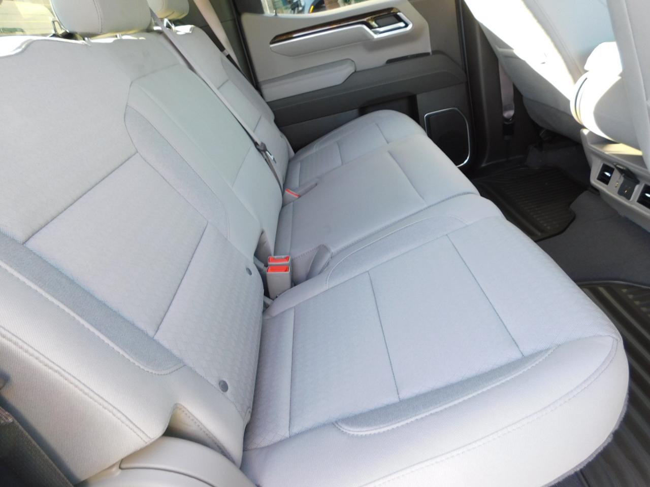 GMC Sierra 1500 4WD Crew Cab 147" SLE 2026