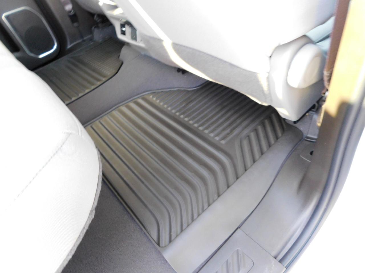 GMC Sierra 1500 4WD Crew Cab 147" SLE 2026