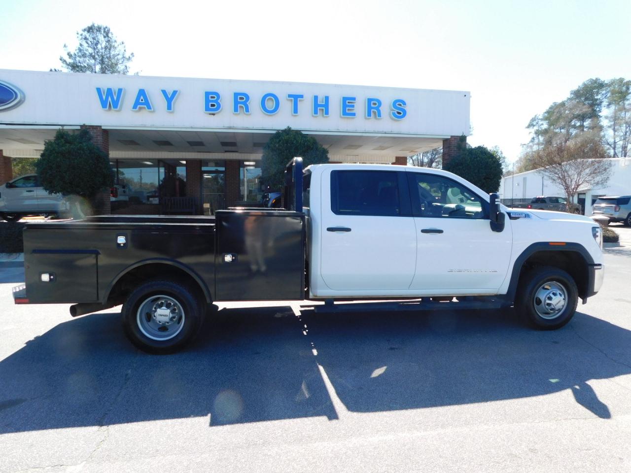 GMC Sierra 3500HD CC  2024