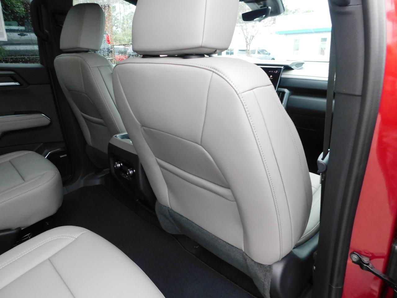 GMC Acadia FWD 4dr Elevation 2026