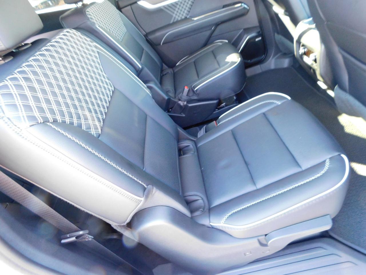 GMC Acadia FWD 4dr Denali 2026