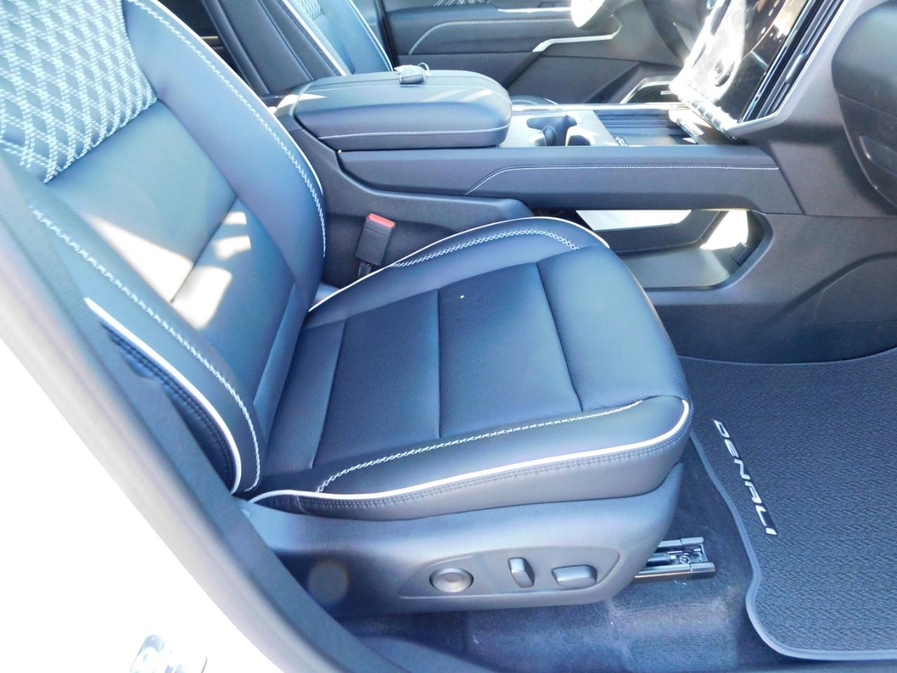 GMC Acadia FWD 4dr Denali 2026