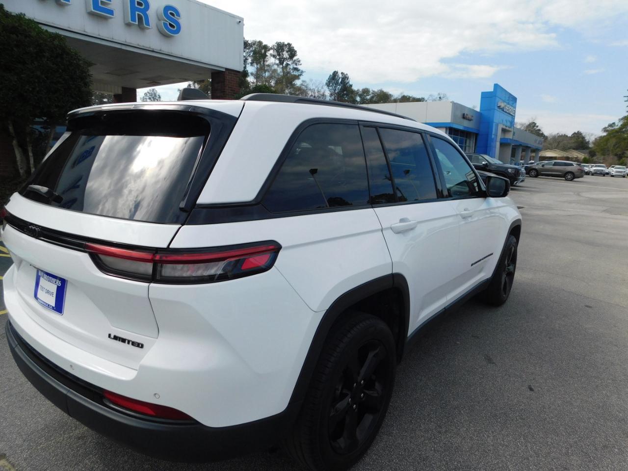 Jeep Grand Cherokee Limited 4x2 2023