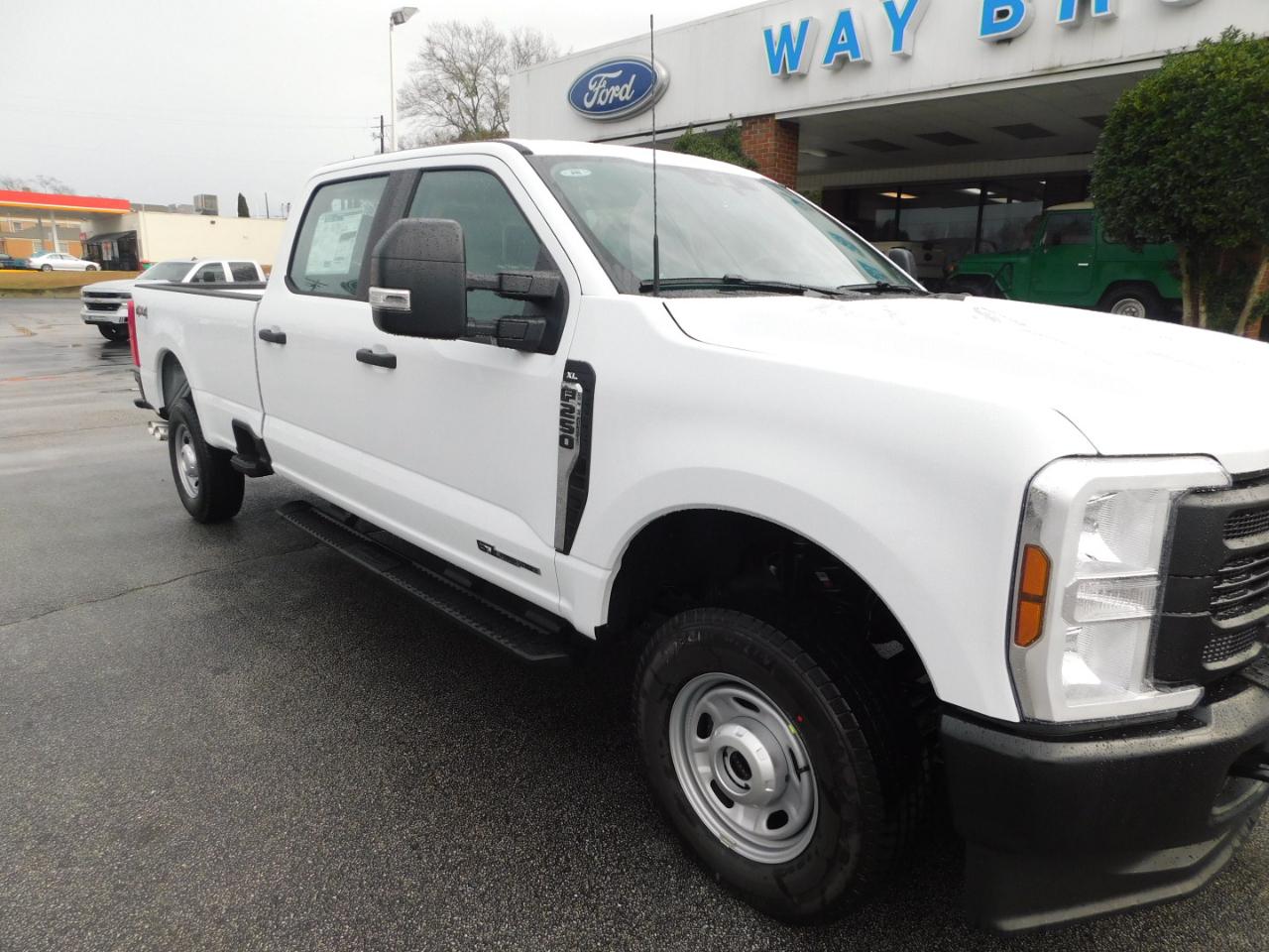 Ford Super Duty F-250 SRW XL 4WD Crew Cab 8' Box 2026