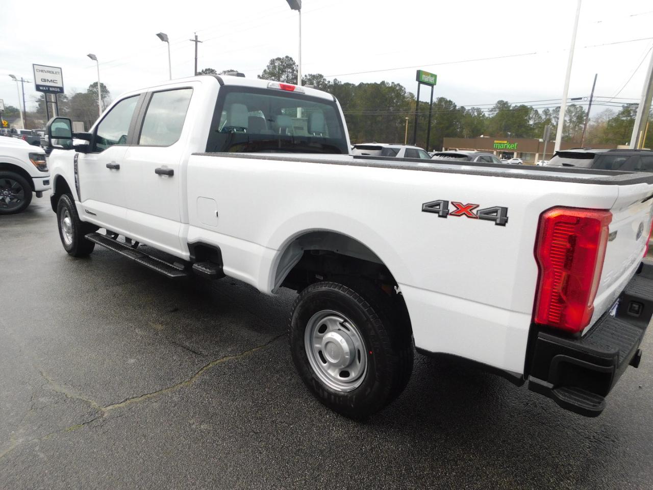 Ford Super Duty F-250 SRW XL 4WD Crew Cab 8' Box 2026