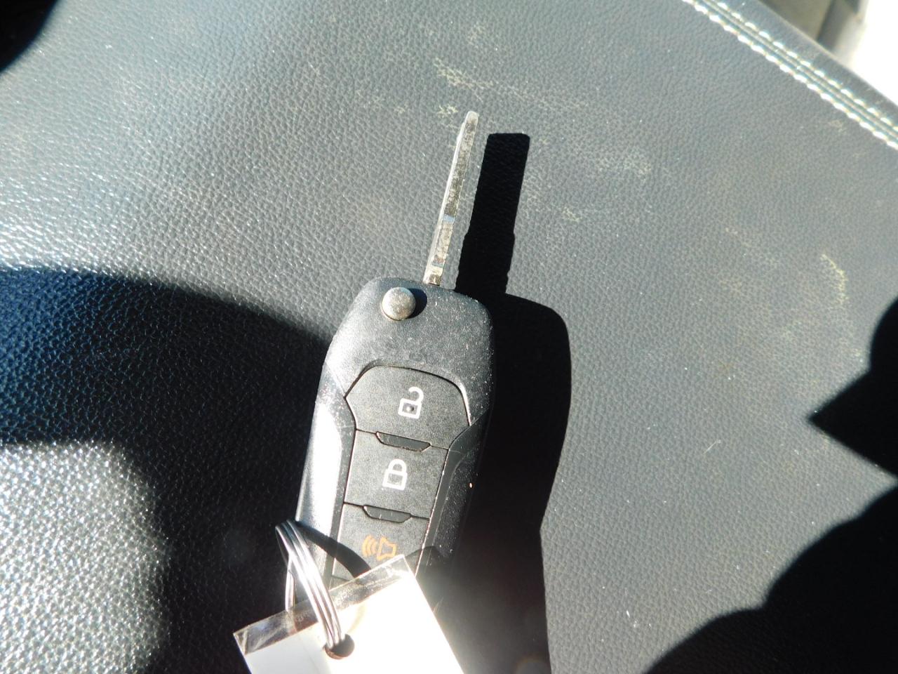 Ford F-150 XL 4WD SuperCrew 5.5' Box 2023