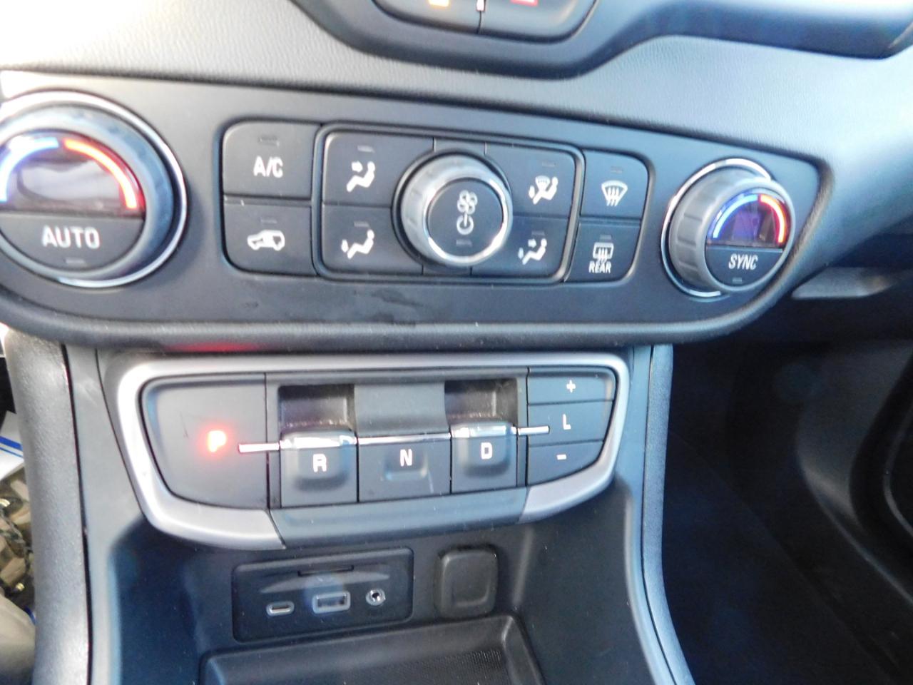 GMC Terrain AWD 4dr AT4 2024