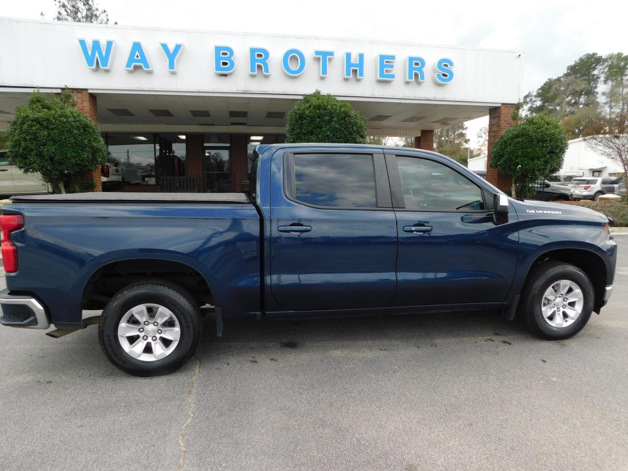 Chevrolet Silverado 1500 2WD Crew Cab 147" LT 2020