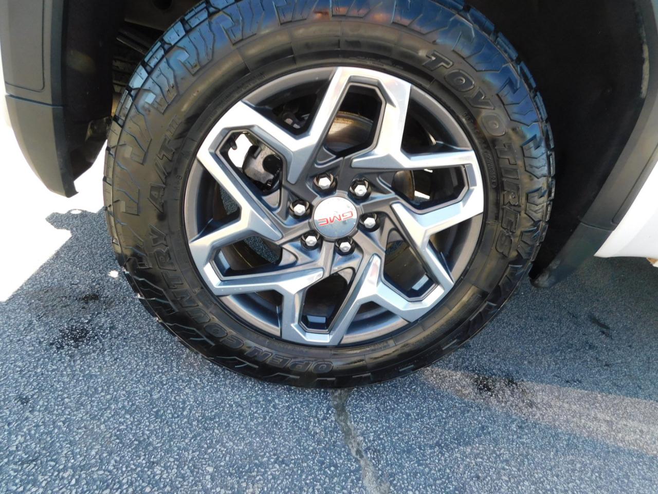 GMC Sierra 1500 4WD Crew Cab 147" SLT 2023