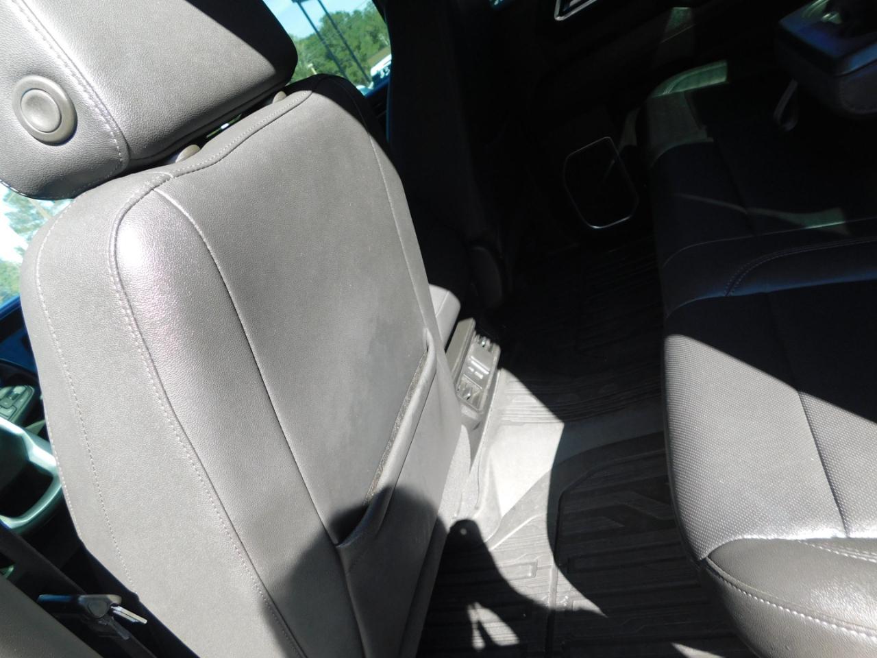 GMC Sierra 1500 4WD Crew Cab 147" SLT 2023