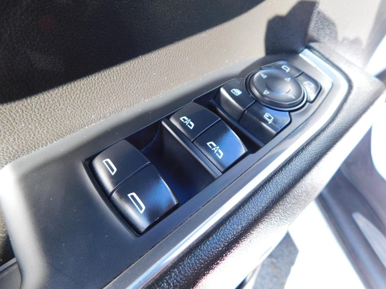 GMC Sierra 1500 4WD Crew Cab 147" SLT 2023