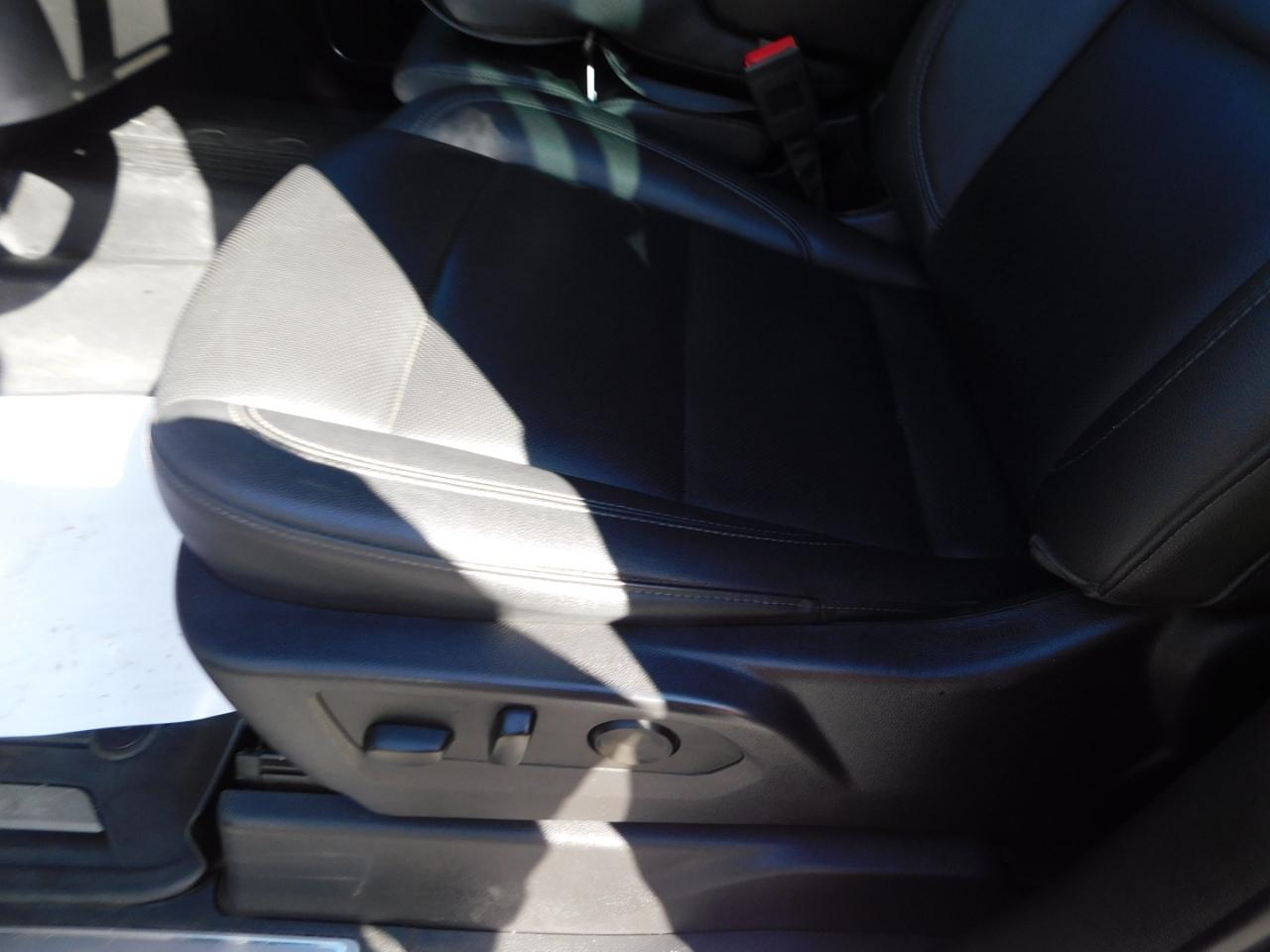 GMC Sierra 1500 4WD Crew Cab 147" SLT 2023