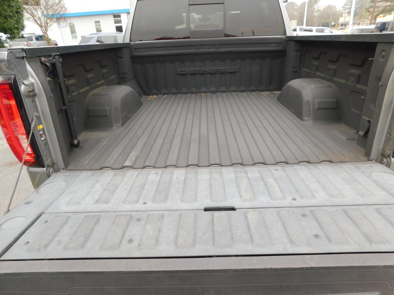 GMC Sierra 1500 4WD Crew Cab 147" Denali 2019