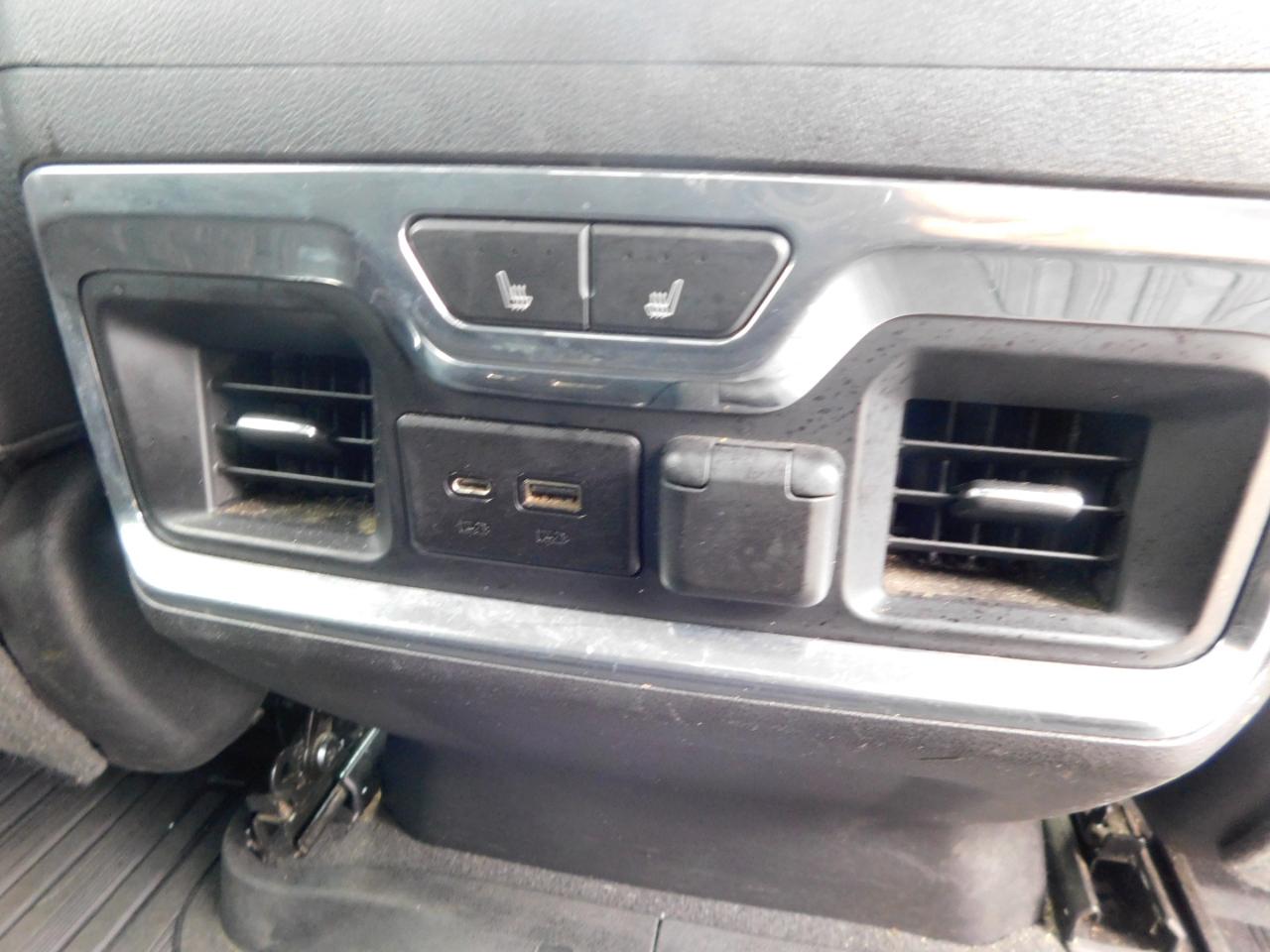 GMC Sierra 1500 4WD Crew Cab 147" Denali 2019