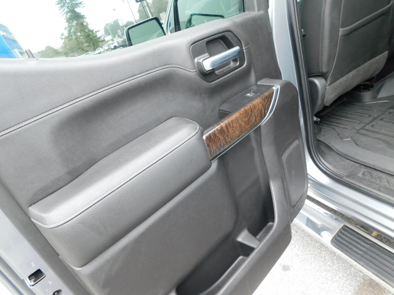 GMC Sierra 1500 4WD Crew Cab 147" Denali 2019