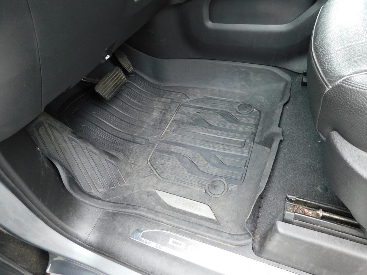 GMC Sierra 1500 4WD Crew Cab 147" Denali 2019