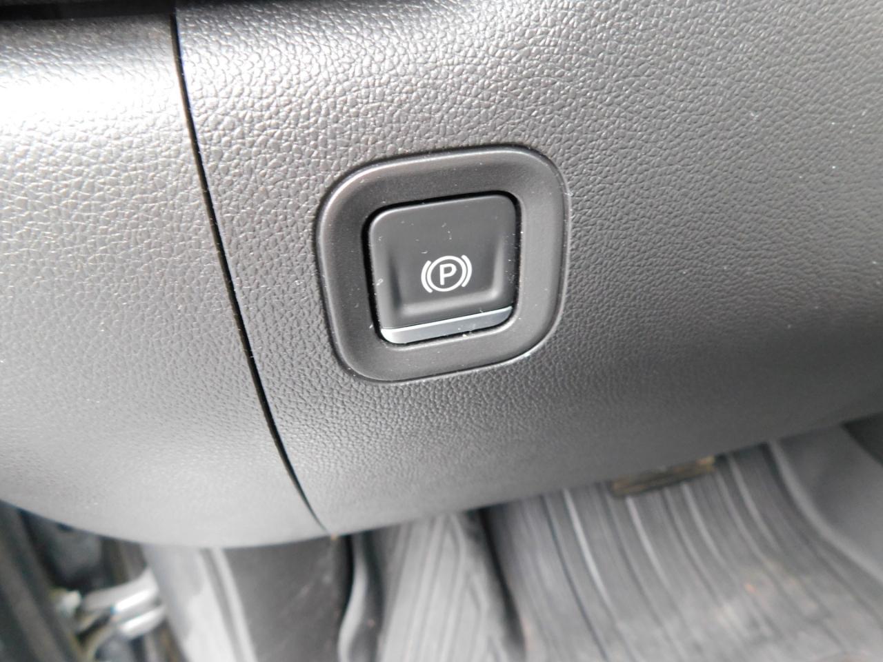 GMC Sierra 1500 4WD Crew Cab 147" Denali 2019