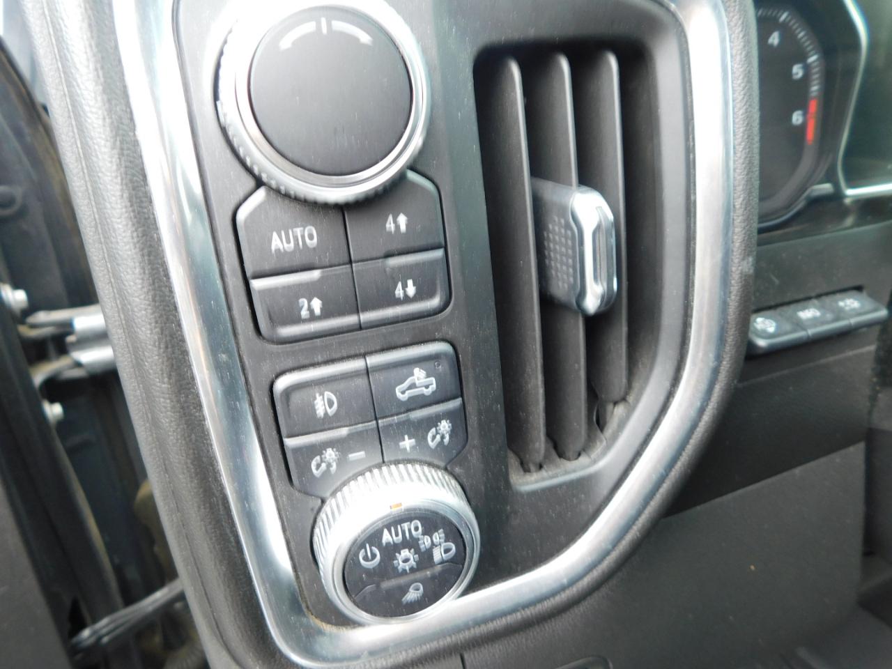 GMC Sierra 1500 4WD Crew Cab 147" Denali 2019