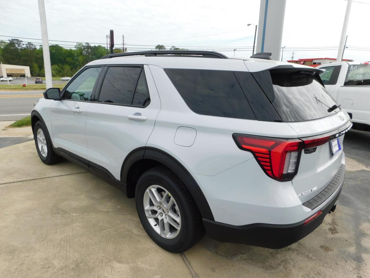 Ford Explorer Active RWD 2026