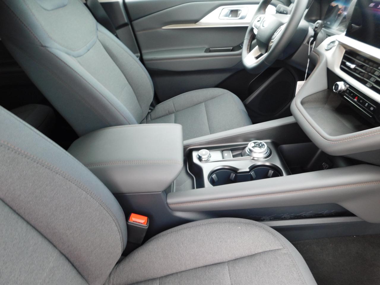 Ford Explorer Active RWD 2026