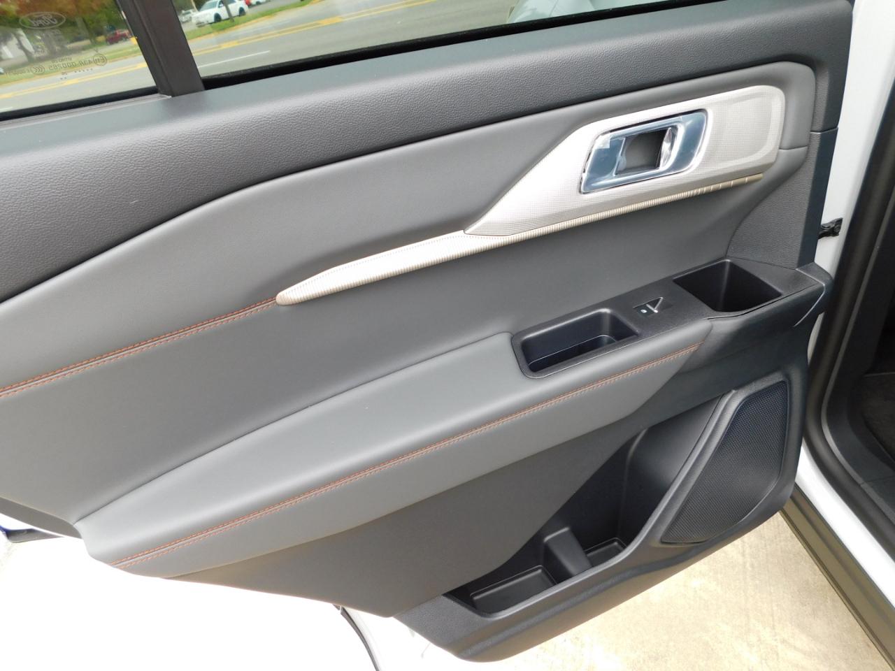 Ford Explorer Active RWD 2026