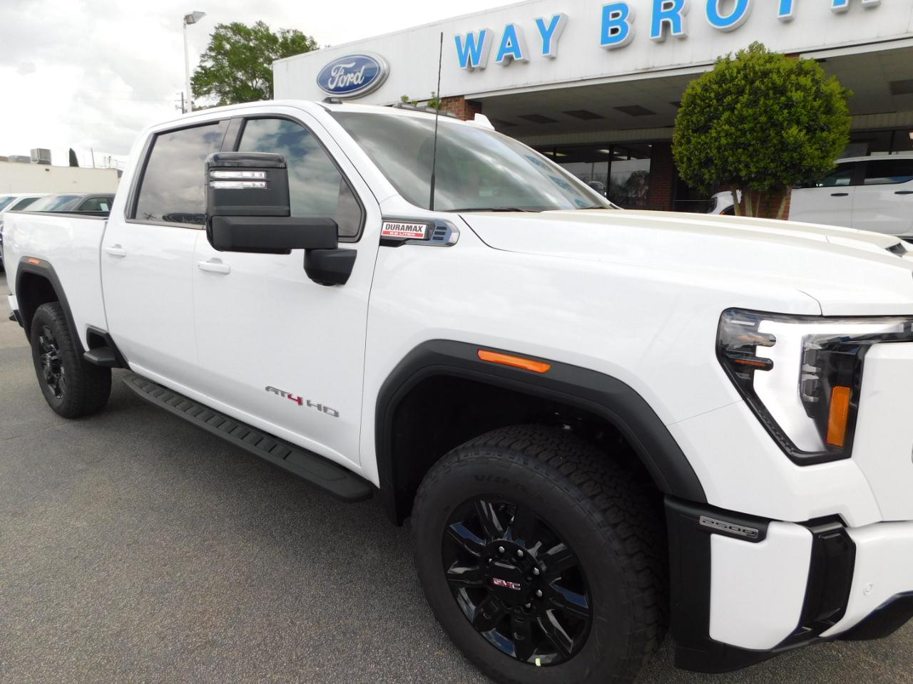 GMC Sierra 2500HD 4WD Crew Cab 159" AT4 2026