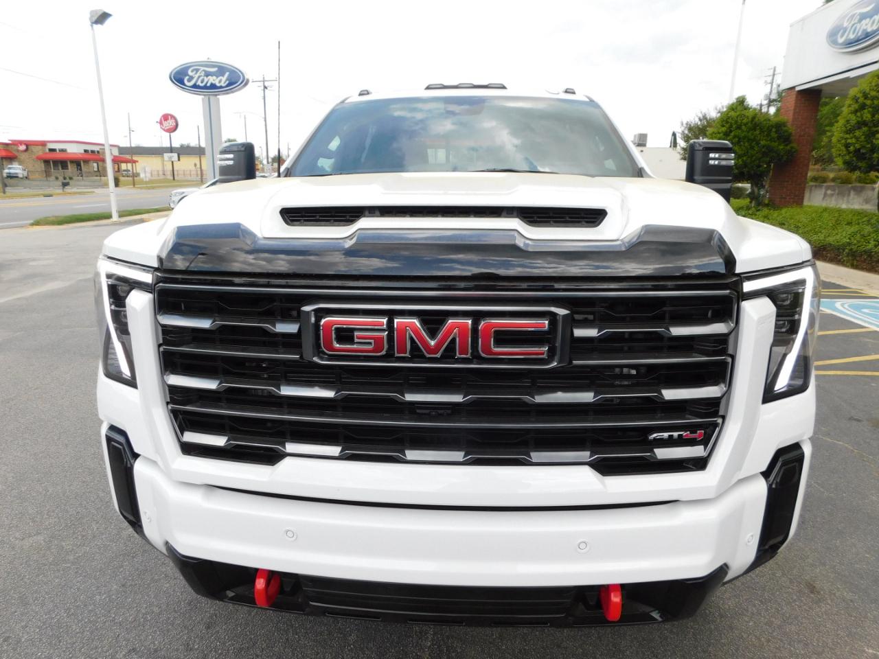 GMC Sierra 2500HD 4WD Crew Cab 159" AT4 2026