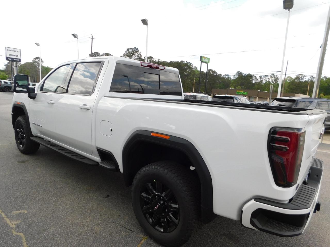GMC Sierra 2500HD 4WD Crew Cab 159" AT4 2026