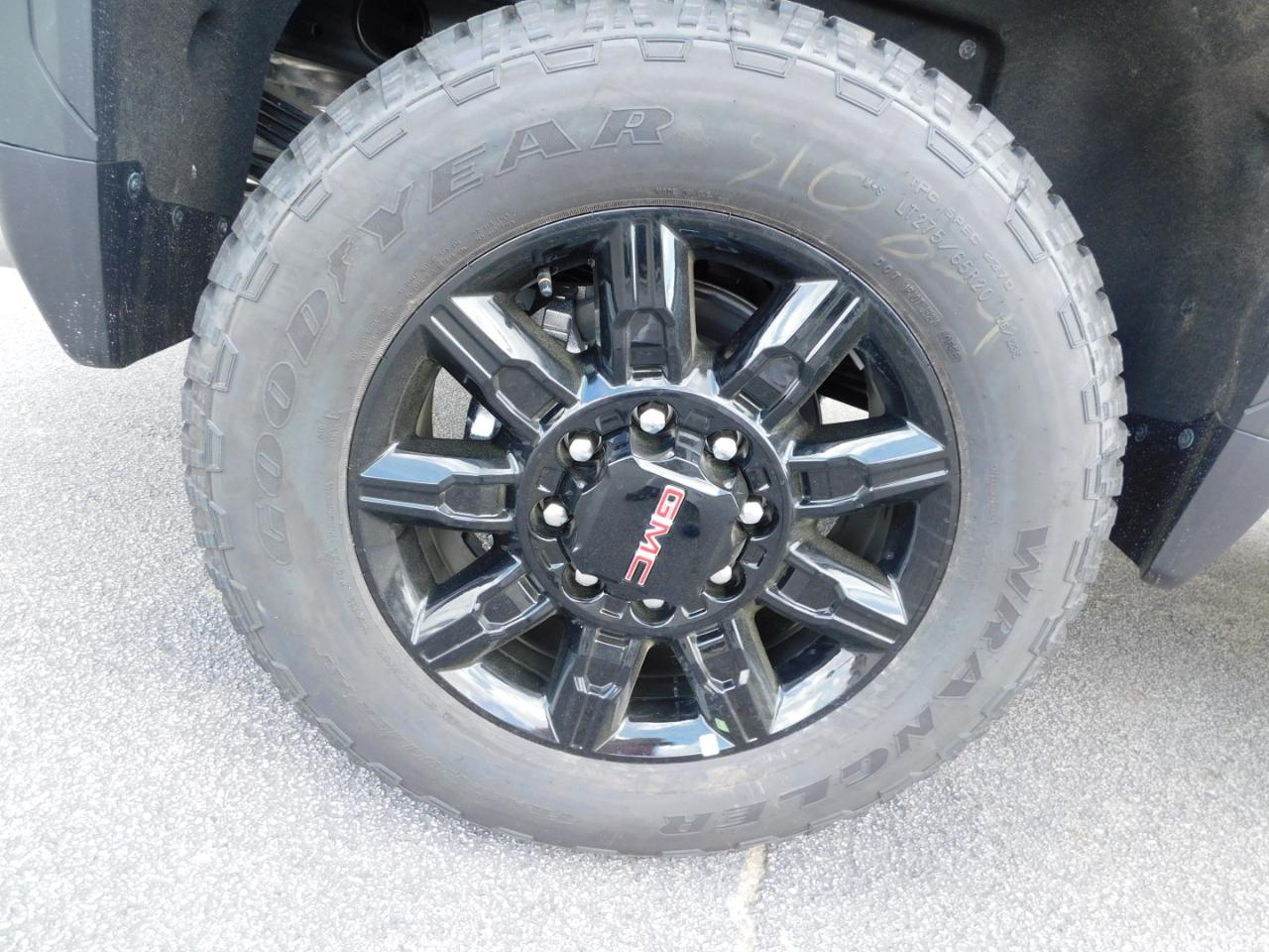 GMC Sierra 2500HD 4WD Crew Cab 159" AT4 2026