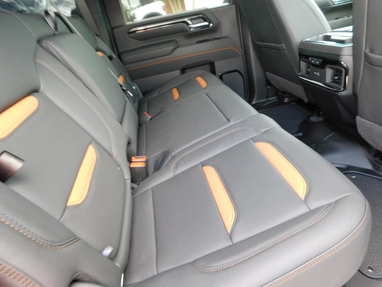 GMC Sierra 2500HD 4WD Crew Cab 159" AT4 2026