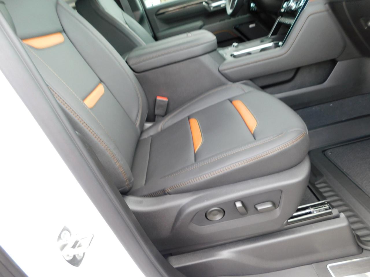 GMC Sierra 2500HD 4WD Crew Cab 159" AT4 2026