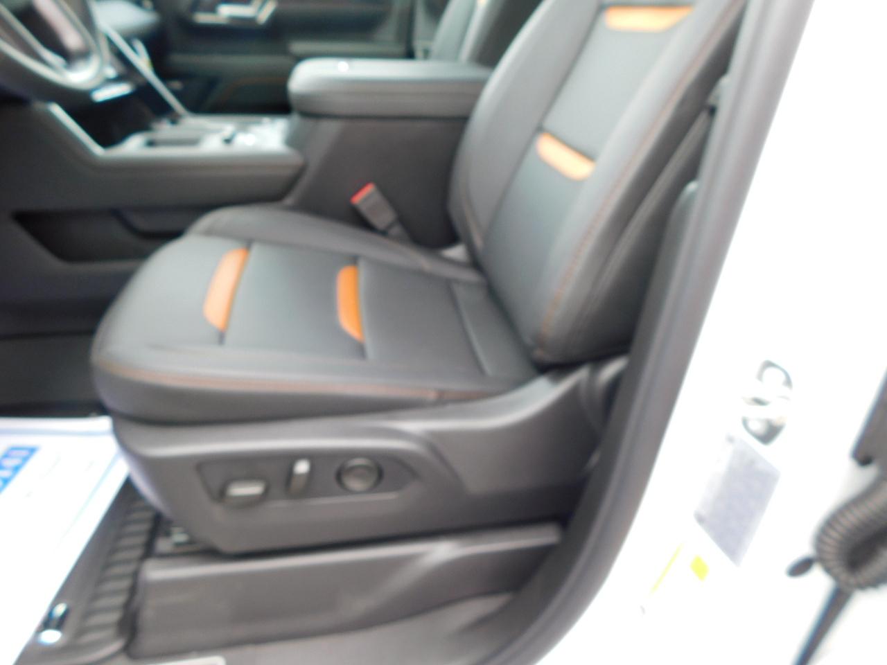 GMC Sierra 2500HD 4WD Crew Cab 159" AT4 2026