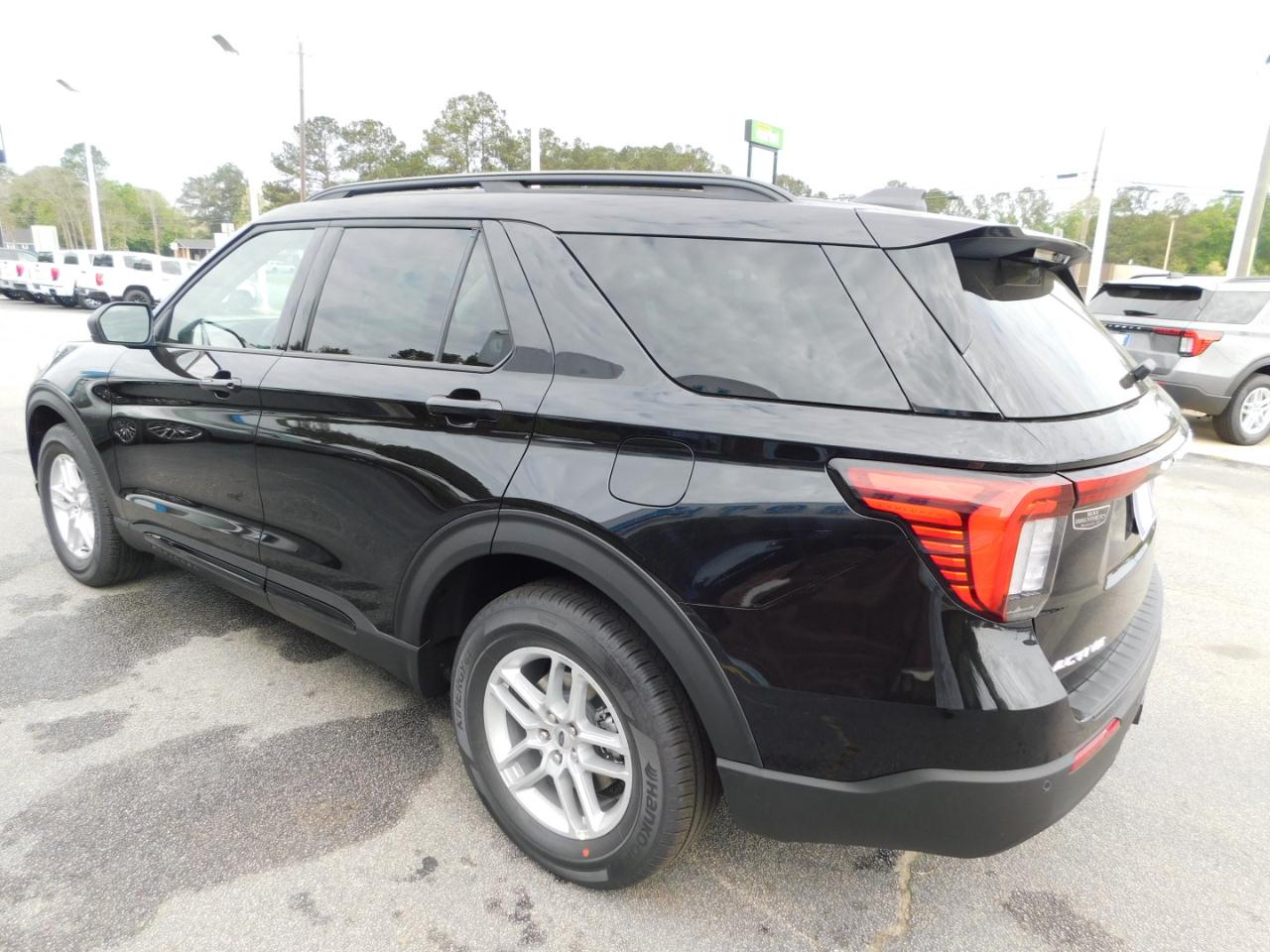Ford Explorer Active w/200A Pkg RWD 2026