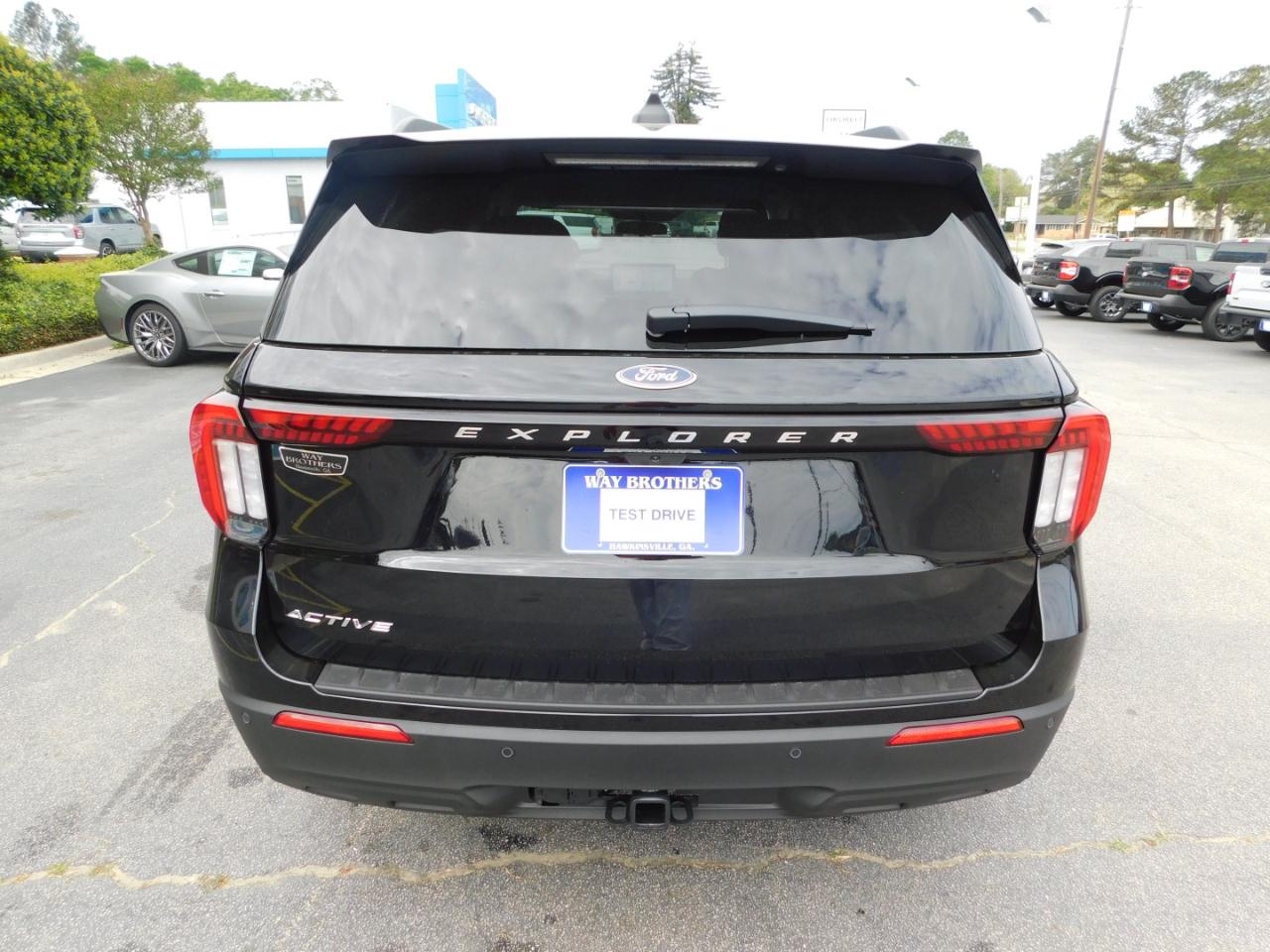 Ford Explorer Active w/200A Pkg RWD 2026