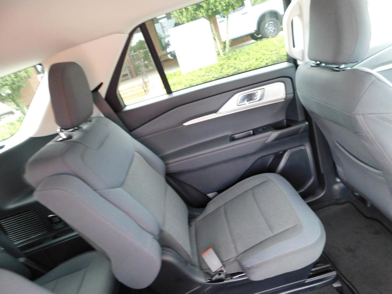 Ford Explorer Active w/200A Pkg RWD 2026