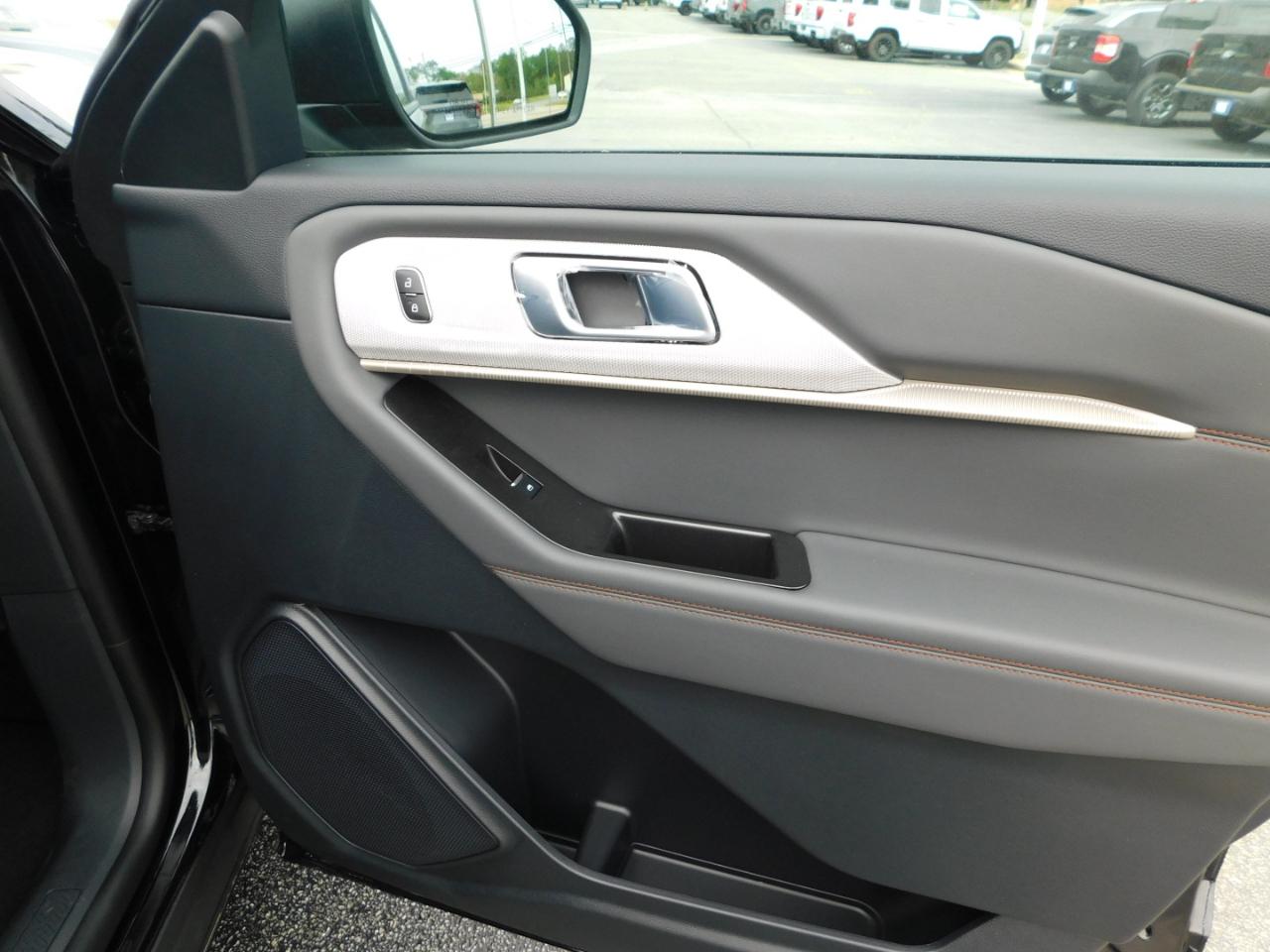 Ford Explorer Active w/200A Pkg RWD 2026