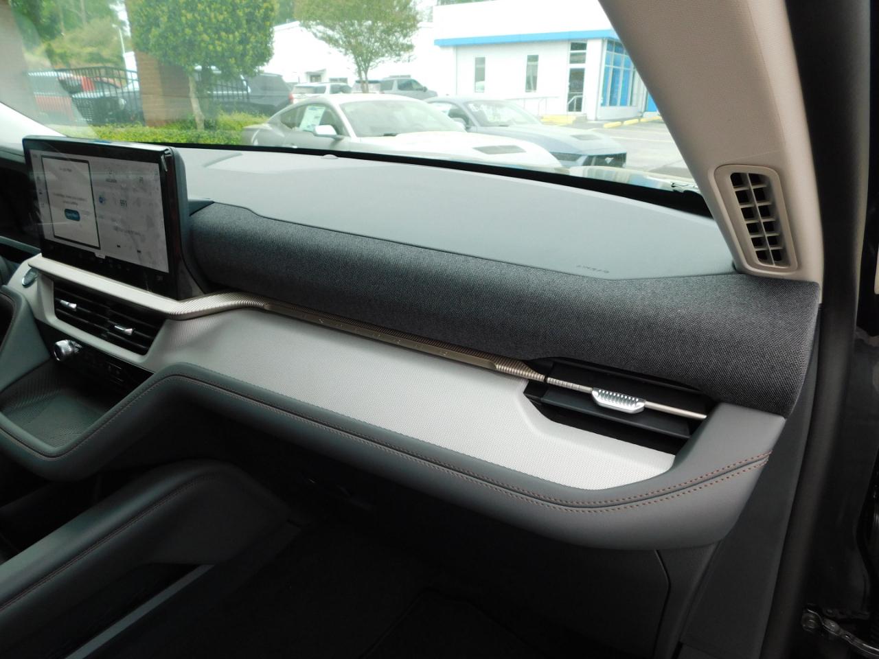 Ford Explorer Active w/200A Pkg RWD 2026