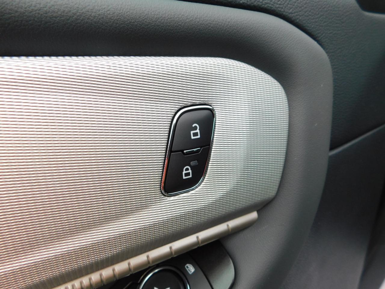 Ford Explorer Active w/200A Pkg RWD 2026