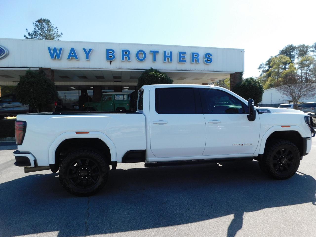 2025 GMC Sierra 2500HD 4WD Crew Cab 159" AT4