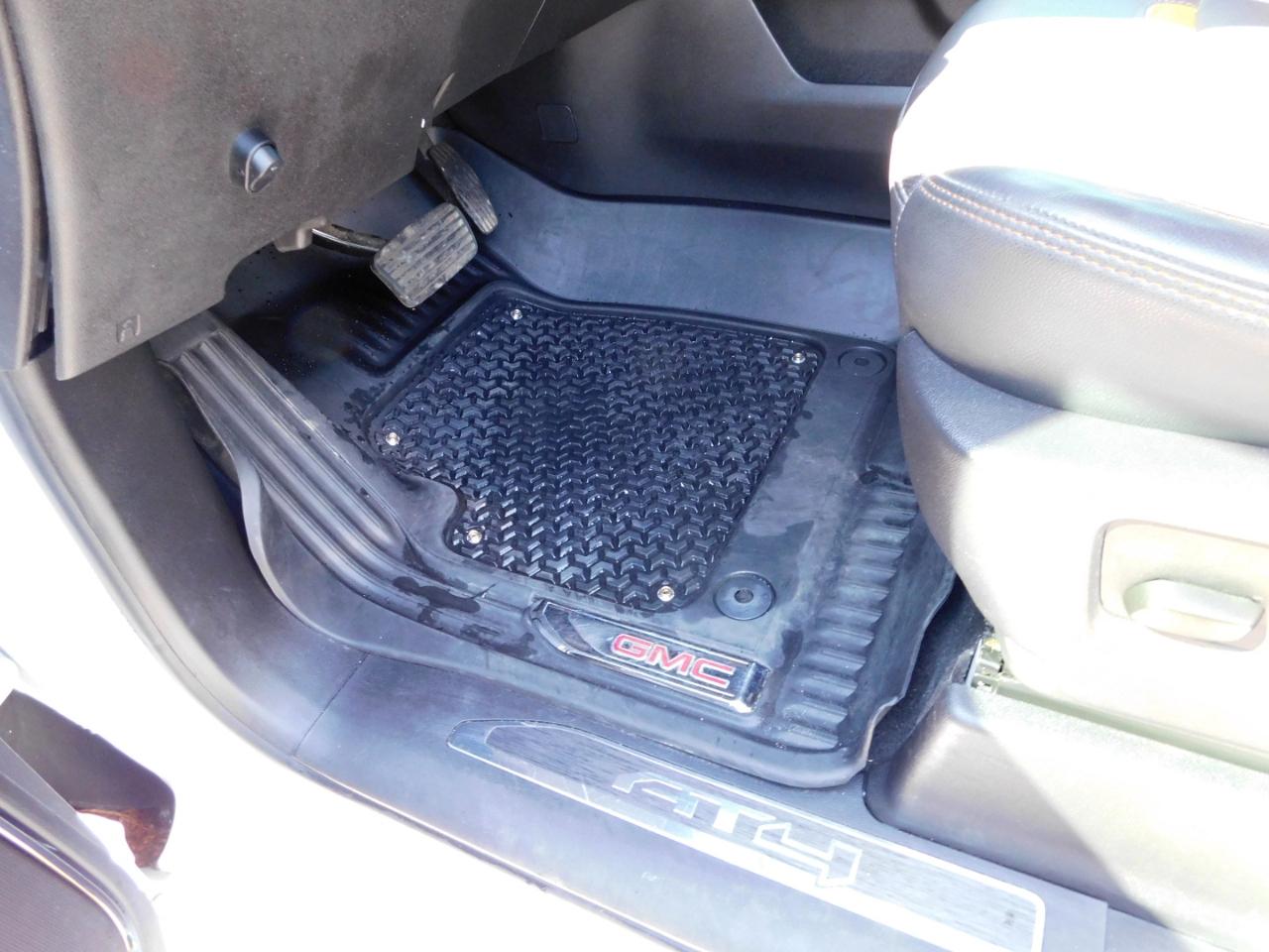 GMC Sierra 2500HD 4WD Crew Cab 159" AT4 2025