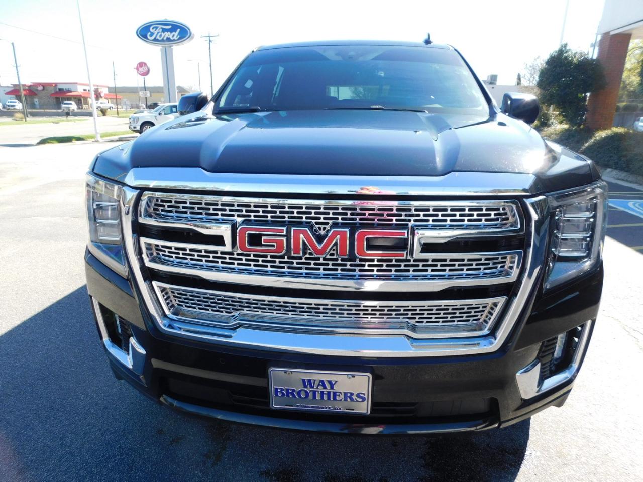 GMC Yukon 4WD 4dr SLE 2022