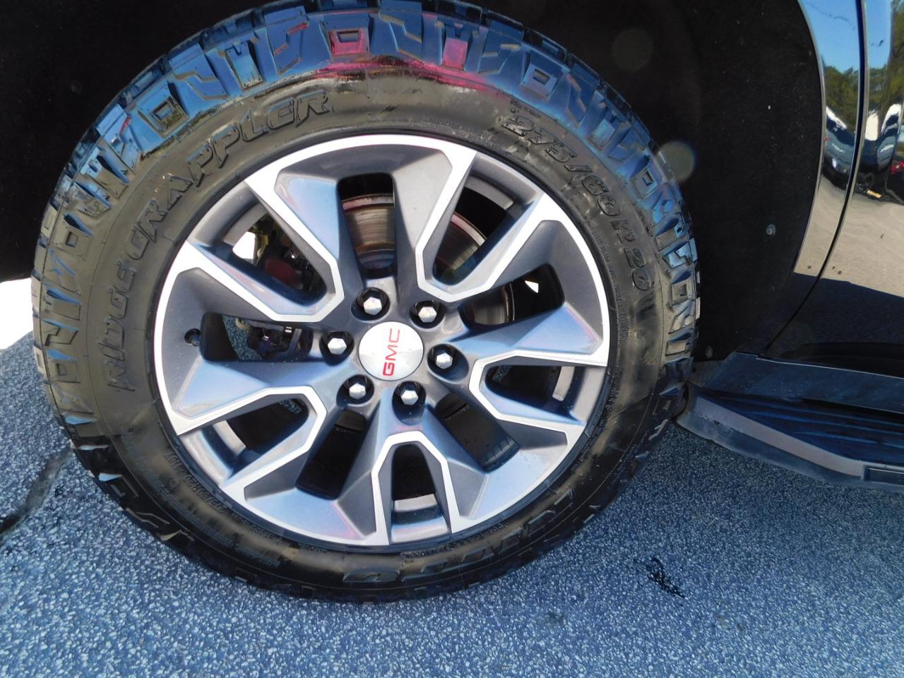 GMC Yukon 4WD 4dr SLE 2022