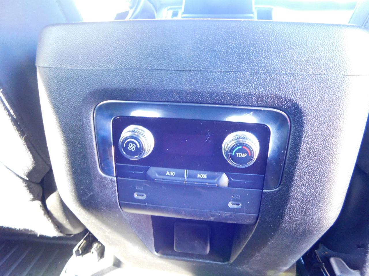 GMC Yukon 4WD 4dr SLE 2022